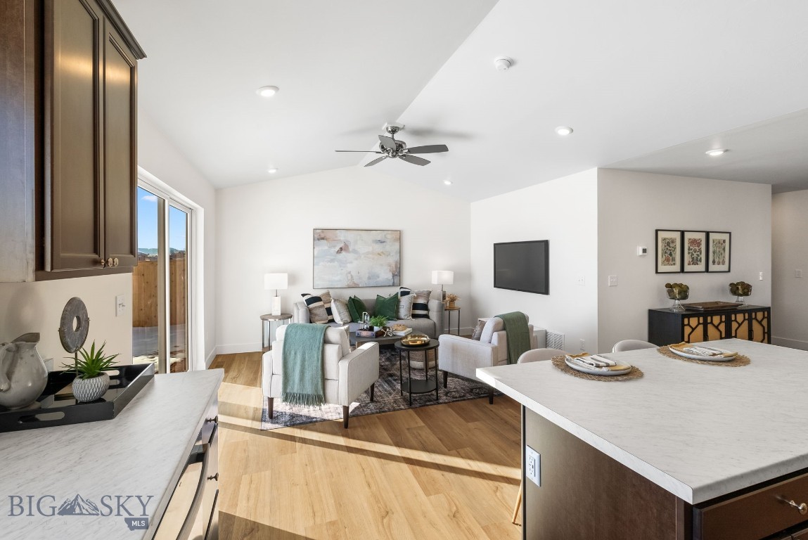 750 Thrice Loop Property Photo 6