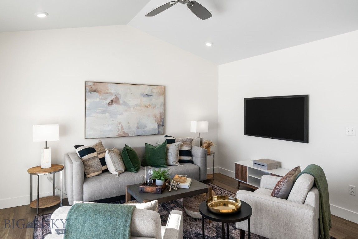 750 Thrice Loop Property Photo 8