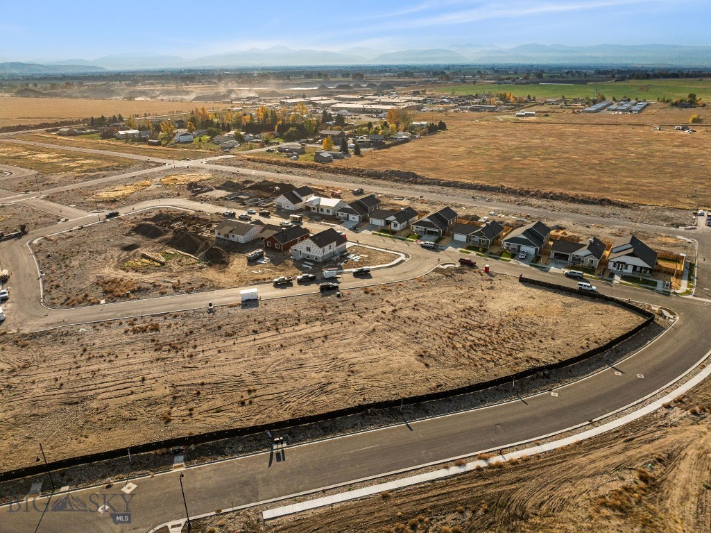 750 Thrice Loop Property Photo 27