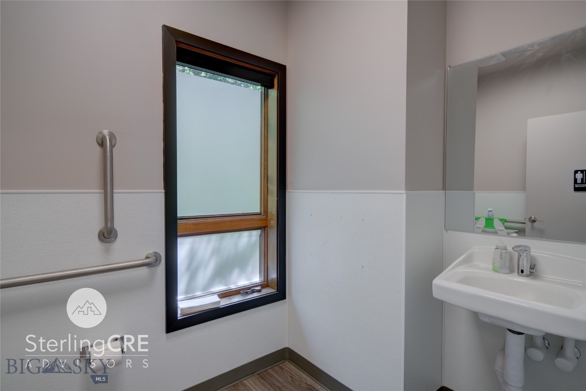 120 N 7th Avenue Property Photo 12
