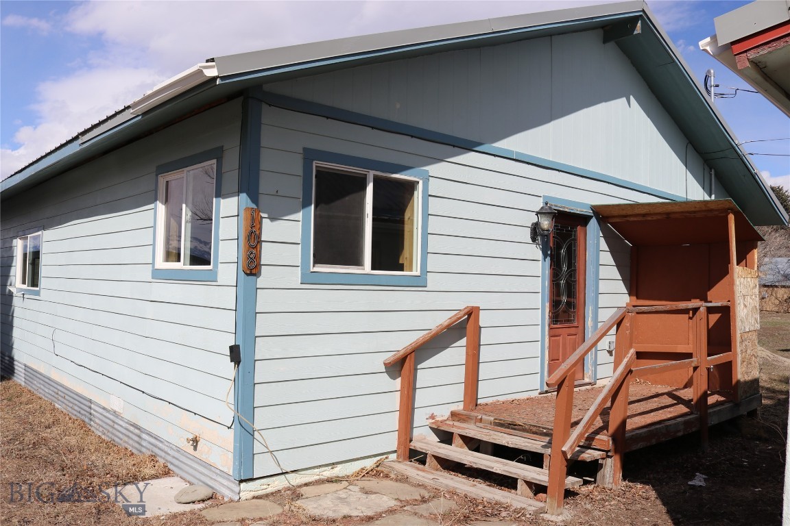 108 E Yellowstone Avenue Property Photo