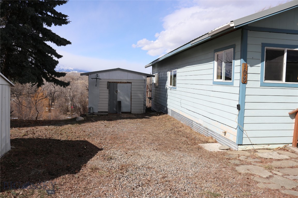 108 E Yellowstone Avenue Property Photo 2