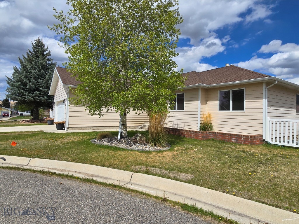 3004 Green Circle Property Photo 1