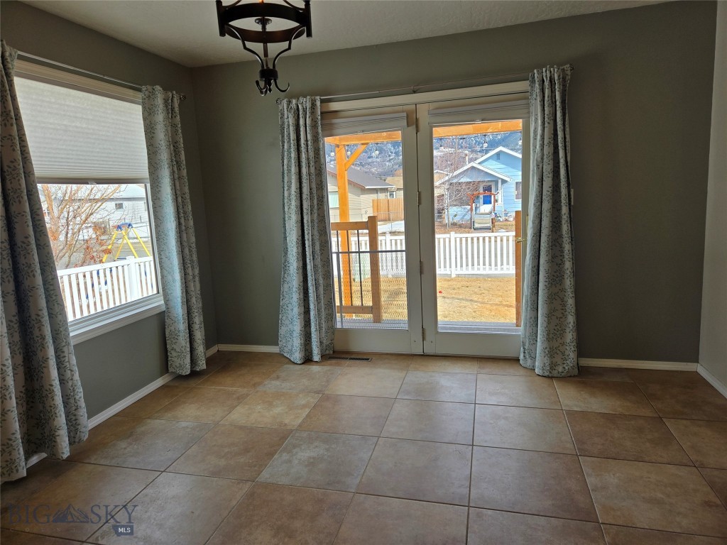 3004 Green Circle Property Photo 7