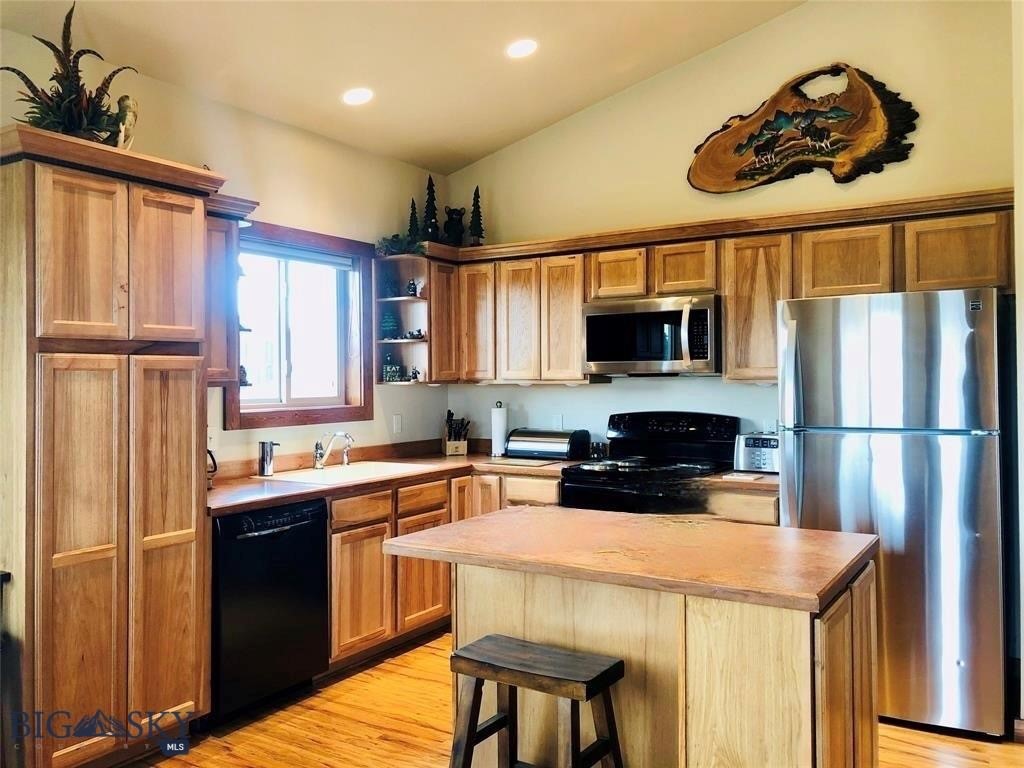 128 Buffalo Drive Property Photo 11