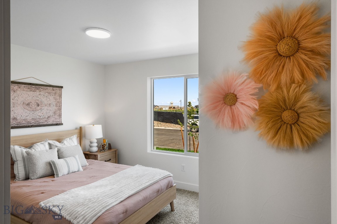 748 Thrice Loop Property Photo 13