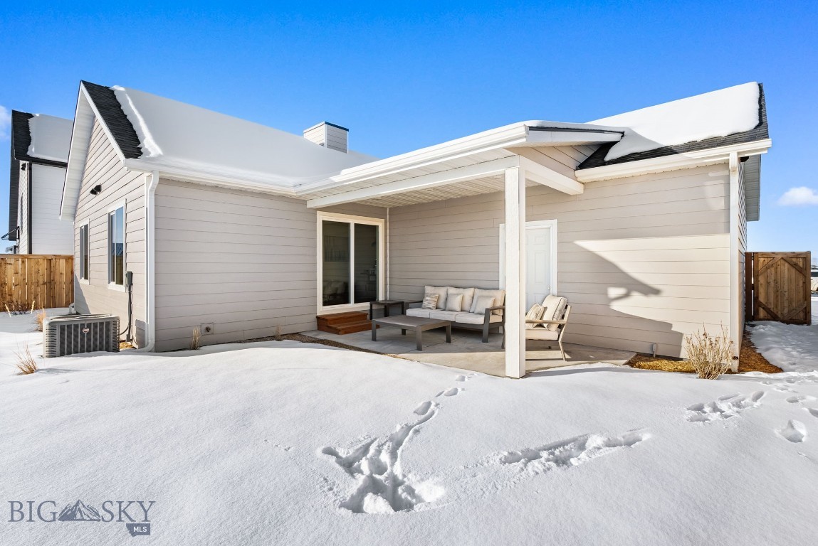 748 Thrice Loop Property Photo 16