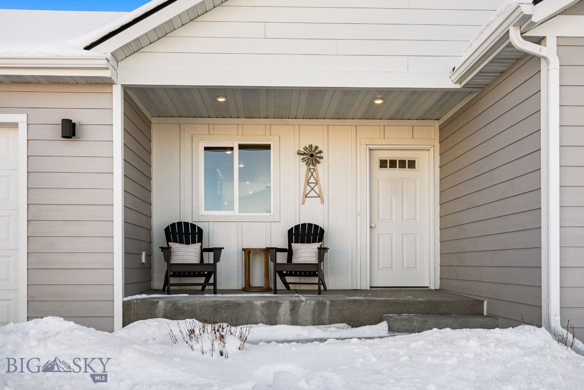 748 Thrice Loop Property Photo 21