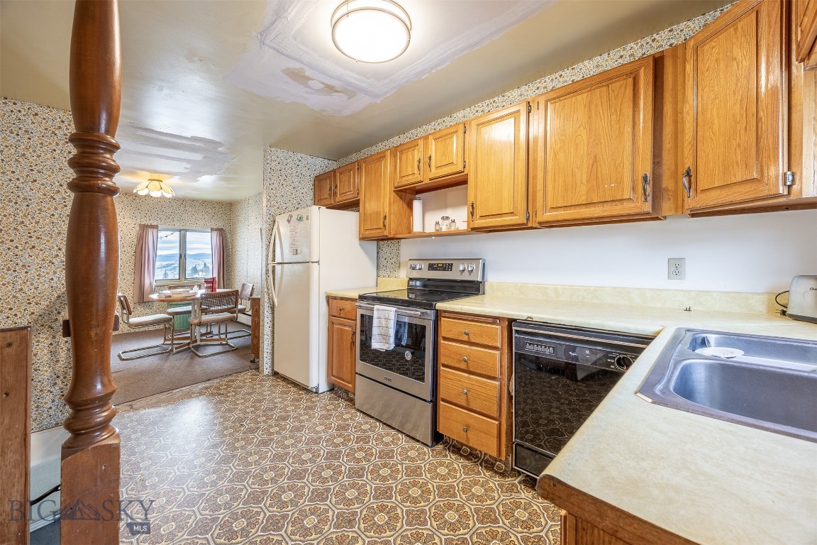 1151 W Woolman Property Photo 8