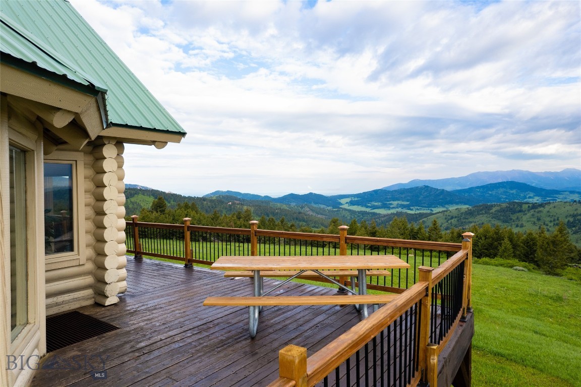 200 Peak Road Property Photo 5