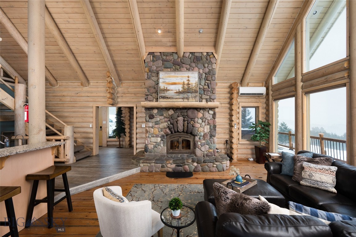 200 Peak Road Property Photo 9