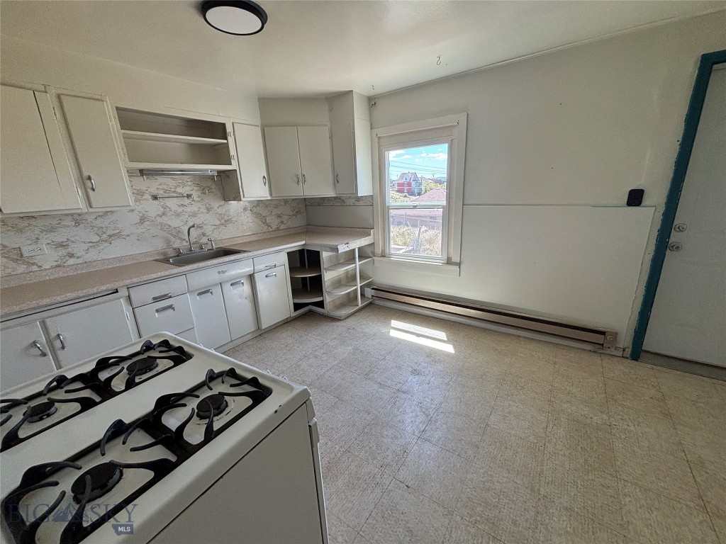 420 Virginia Property Photo 7