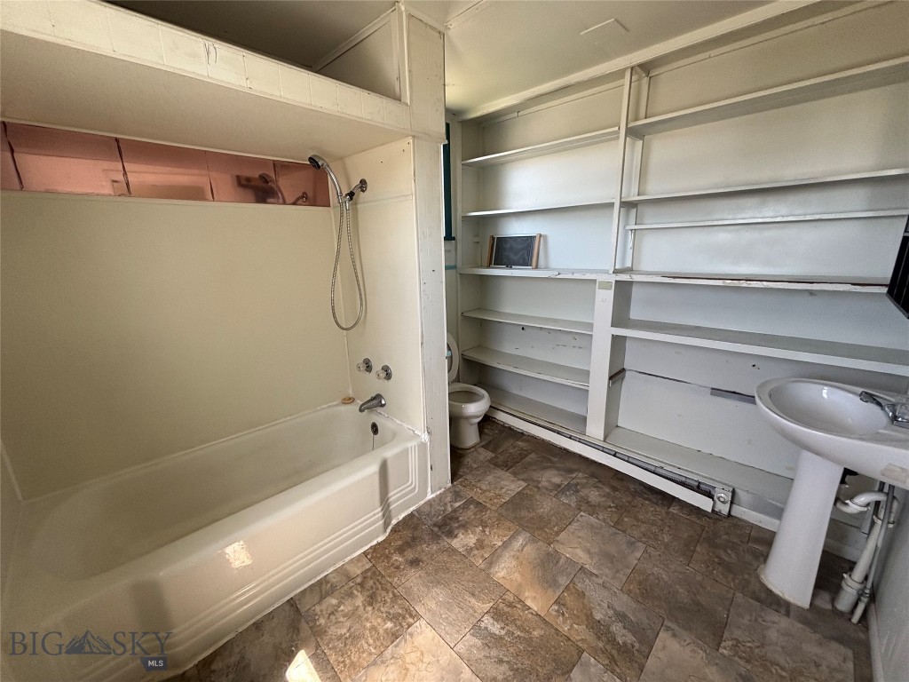 420 Virginia Property Photo 9