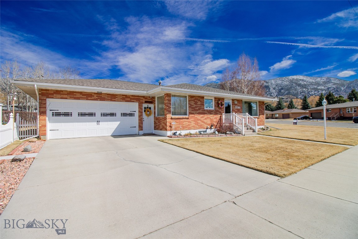 3790 Continental Drive Property Photo 4