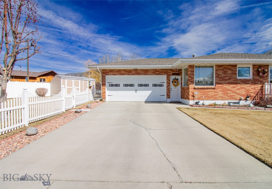 3790 Continental Drive Property Photo 5