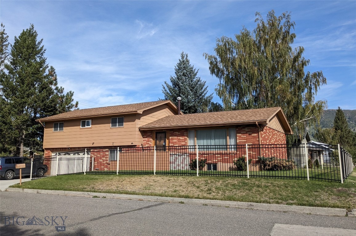 2040 Adams Property Photo
