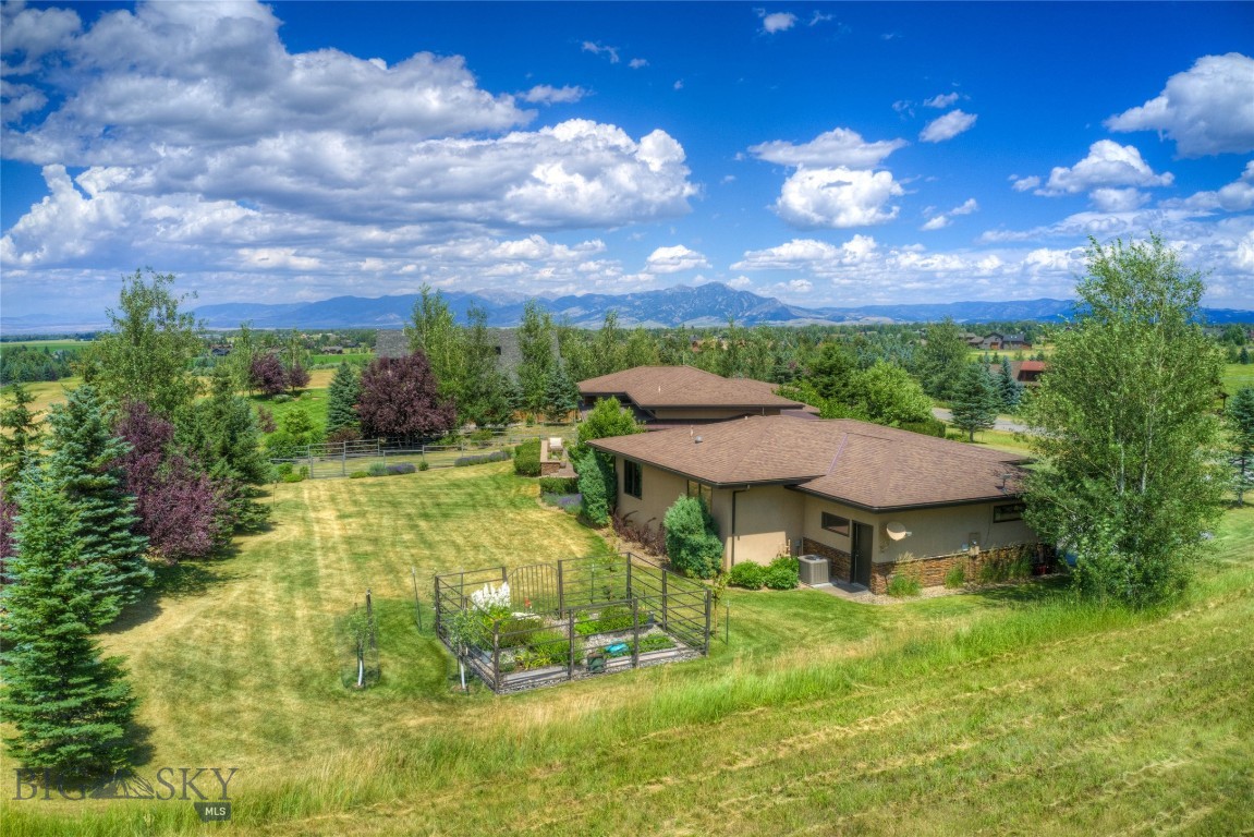 231 Derek Property Photo 40