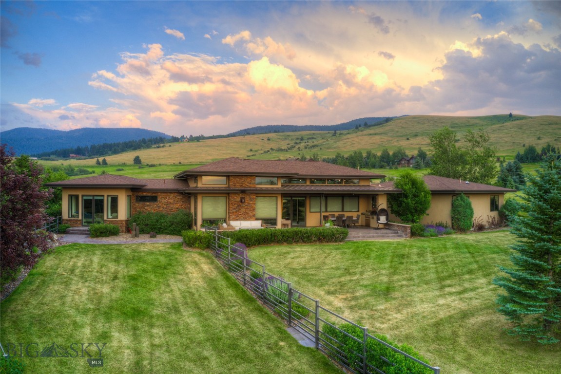231 Derek Property Photo 43