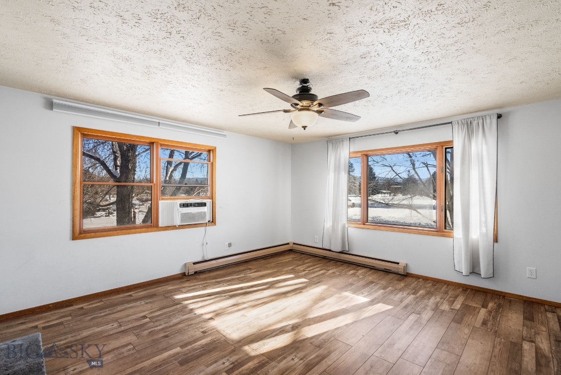 2205 W Beall Street Property Photo 8