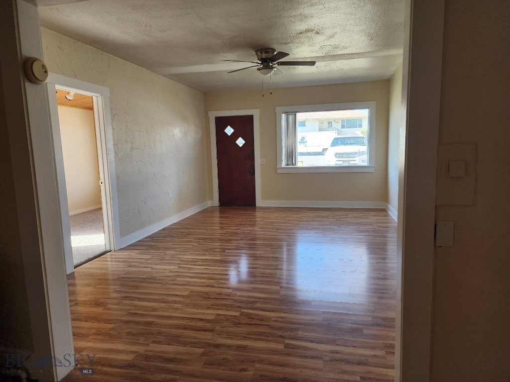 406 1st W Property Photo 15