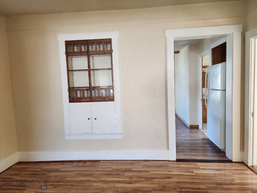 406 1st W Property Photo 18