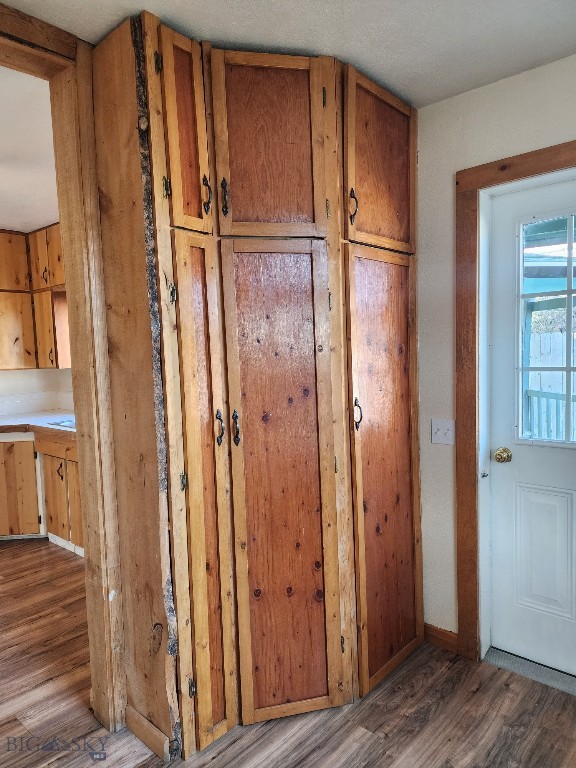 406 1st W Property Photo 24