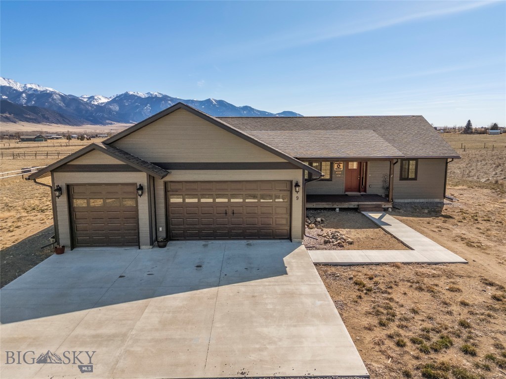 9 Fraker Loop Property Photo