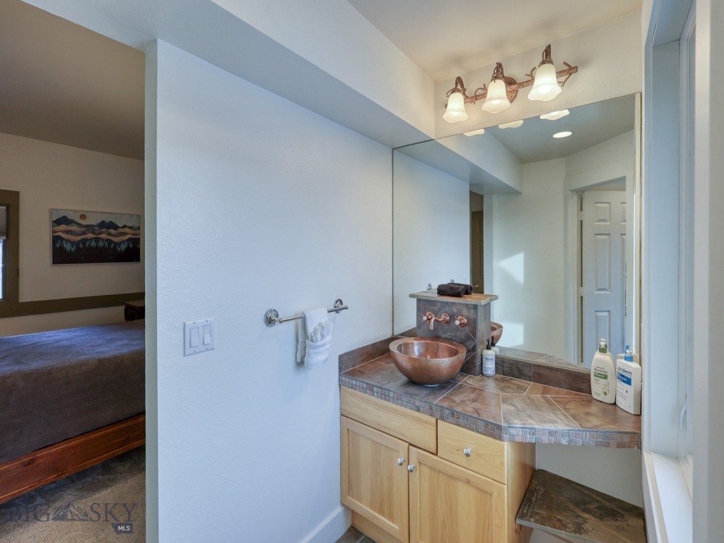 17 Saddle Ridge Road Unit B-3 Property Photo 21