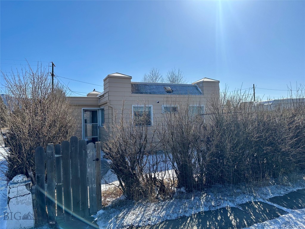 2600 S Main Street Property Photo