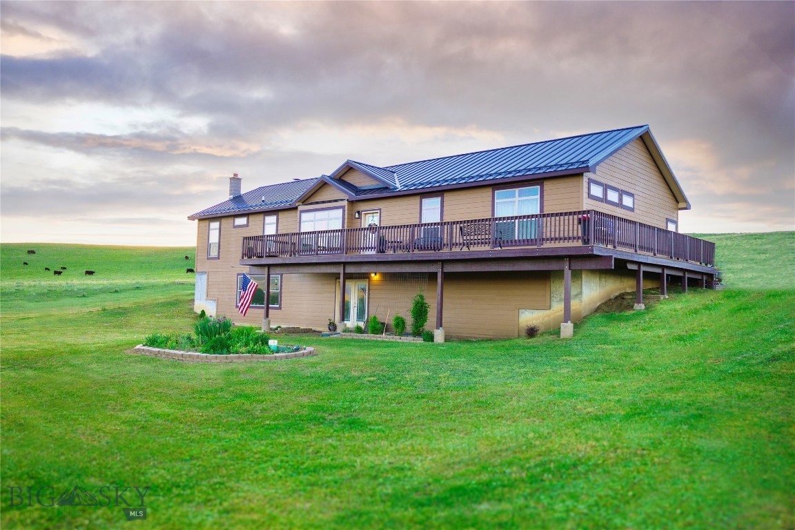 2575 Cascade Hound Creek Road Property Photo 1