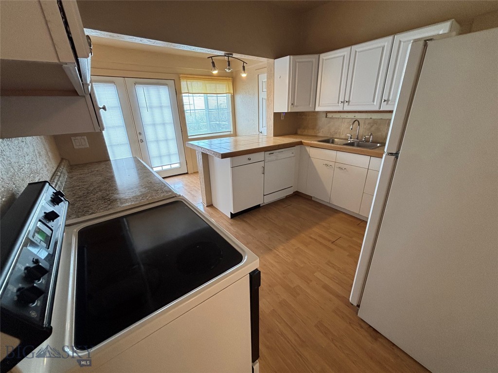 1022 Lewisohn Property Photo 8