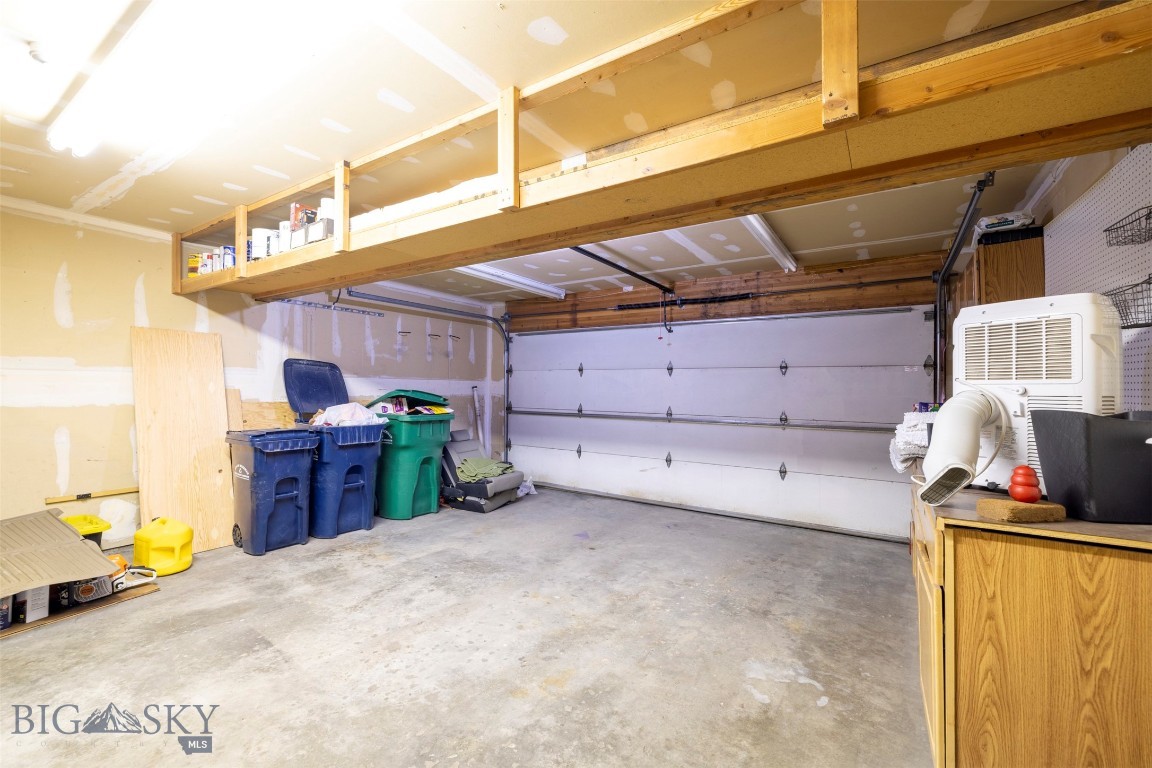 1659 S Black Avenue Property Photo 47