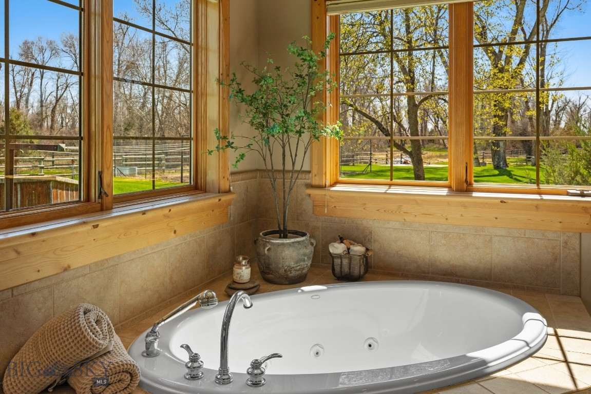 624 Rocking Horse Drive Property Photo 35