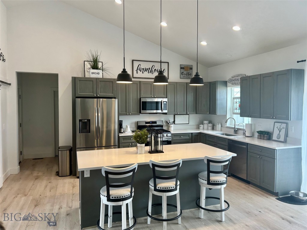 42 Wild Rye Place Property Photo 4