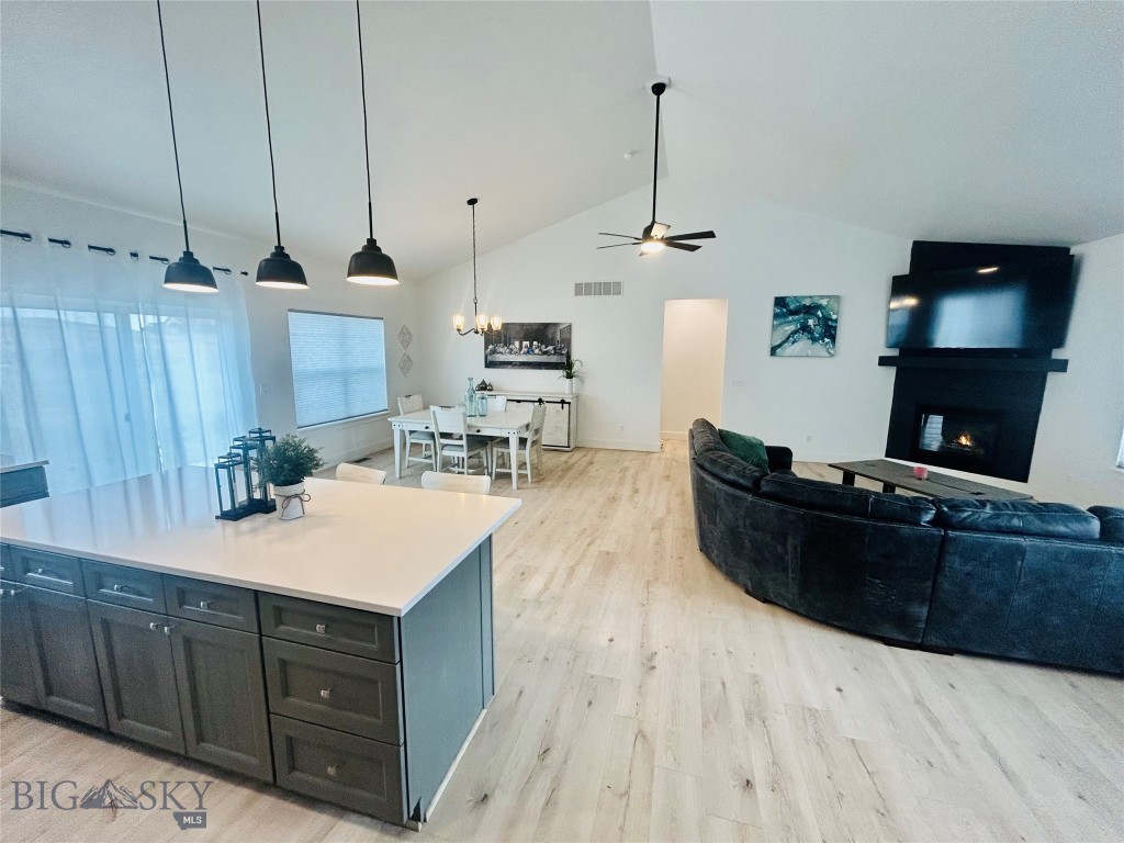 42 Wild Rye Place Property Photo 5