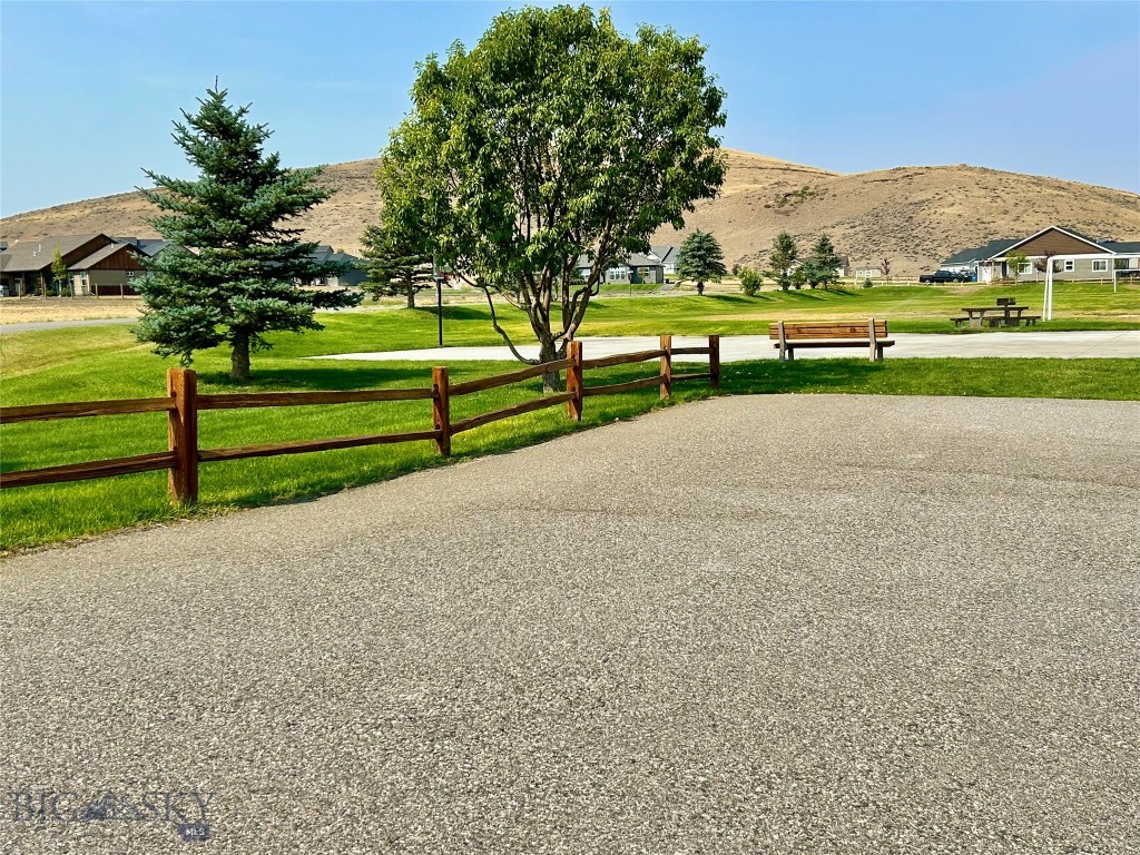 42 Wild Rye Place Property Photo 20