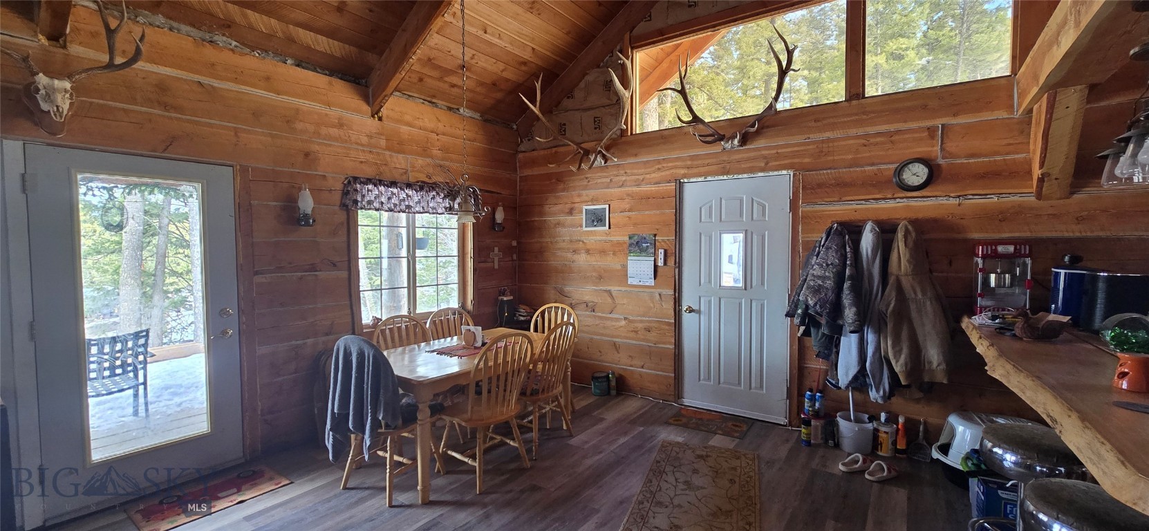 225 High Spring Property Photo 13