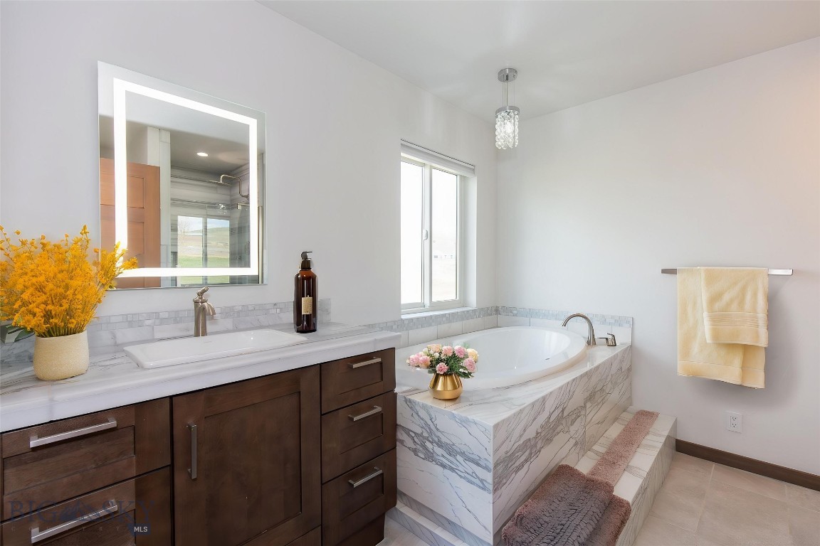 19 Sharptail Place Property Photo 17