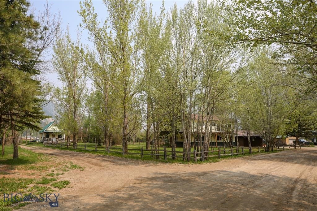 17 Evergreen Lane Property Photo 2