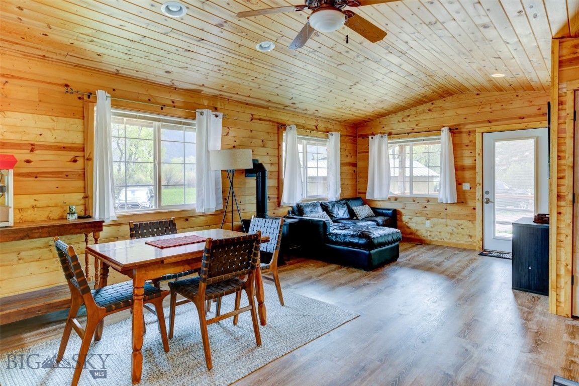 17 Evergreen Lane Property Photo 36