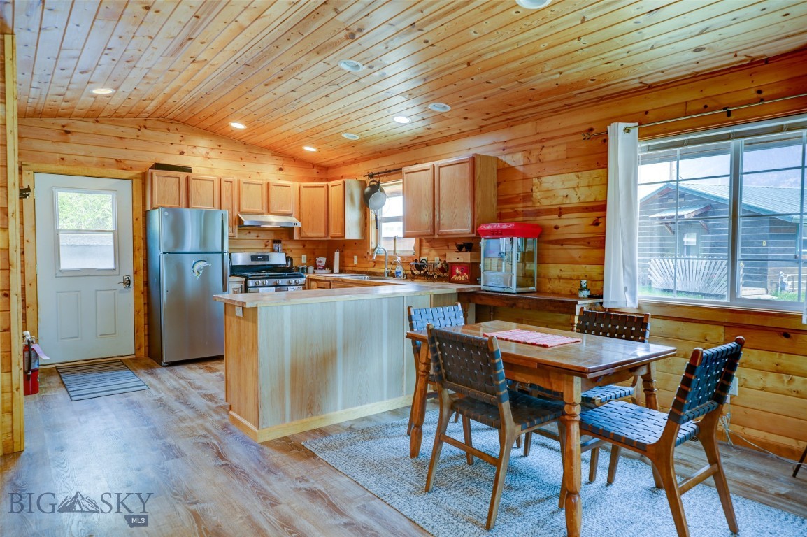 17 Evergreen Lane Property Photo 38
