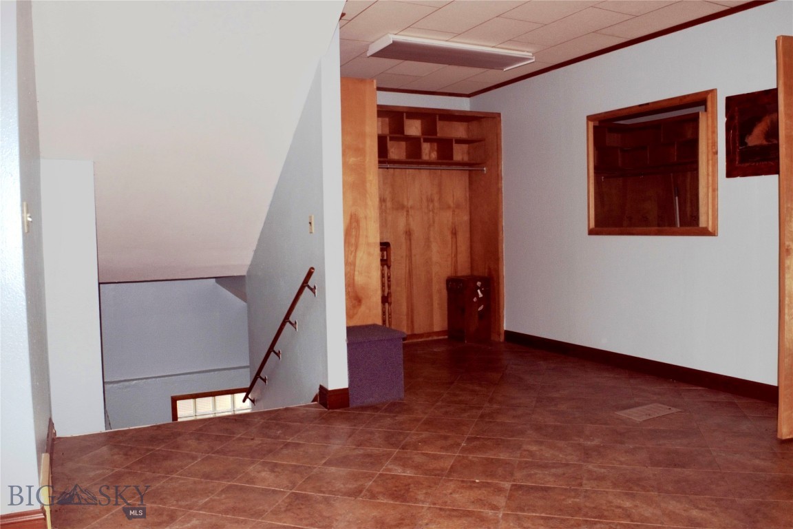 1 S Maryland Property Photo 7