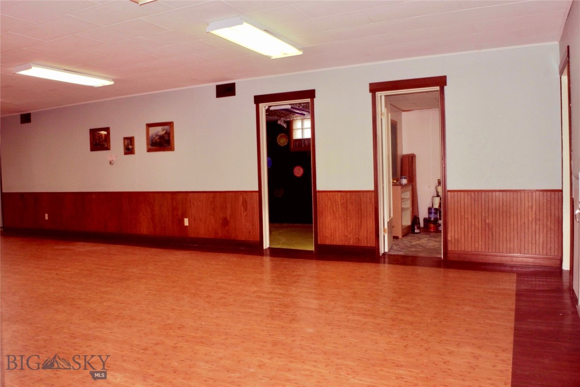 1 S Maryland Property Photo 17