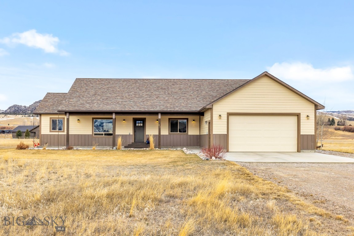 83 Sky View Property Photo