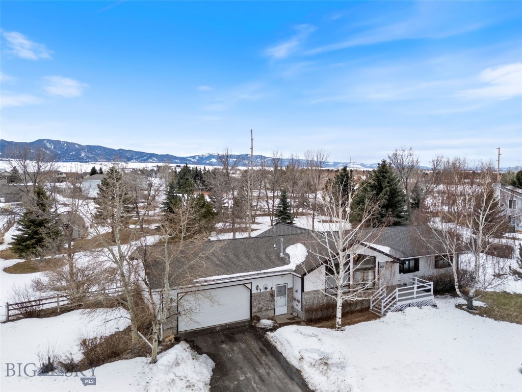1402 Robin Lane Property Photo