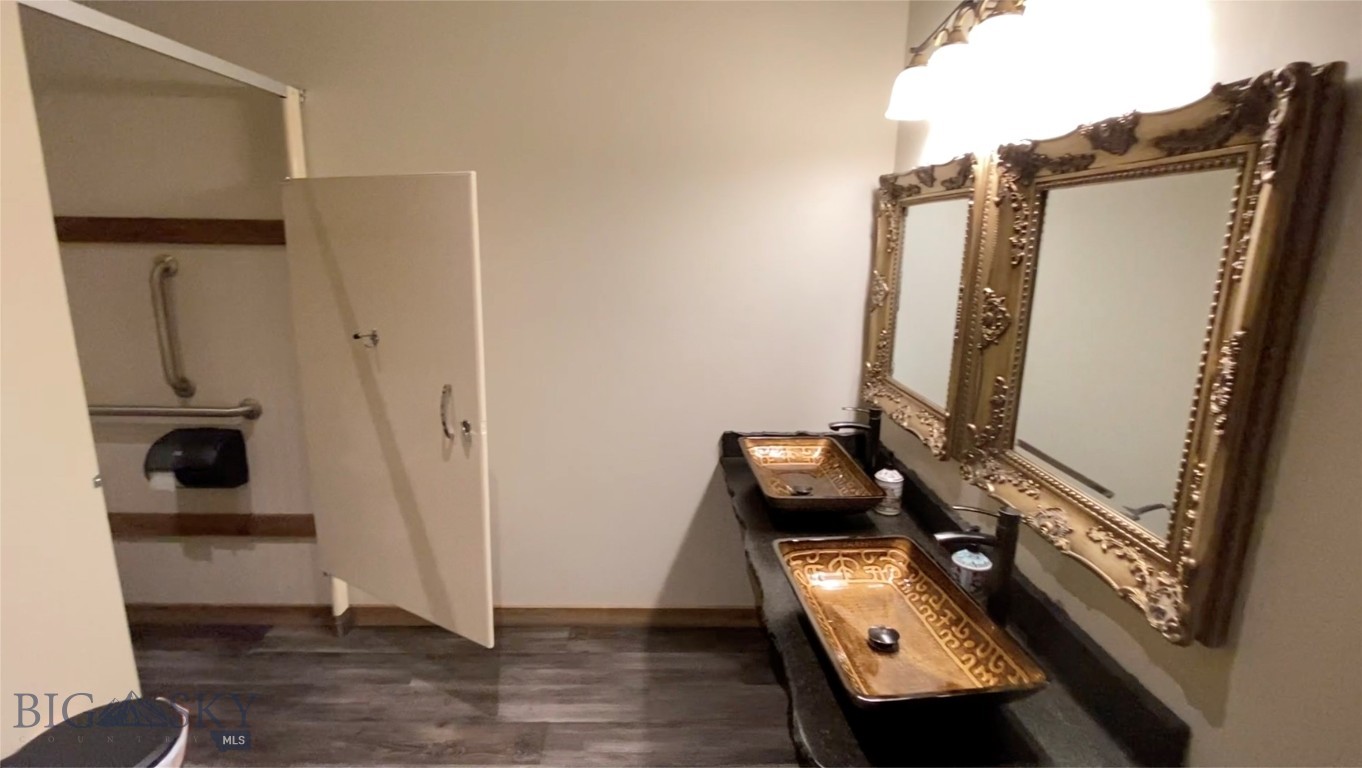 53 E Park Street Property Photo 37