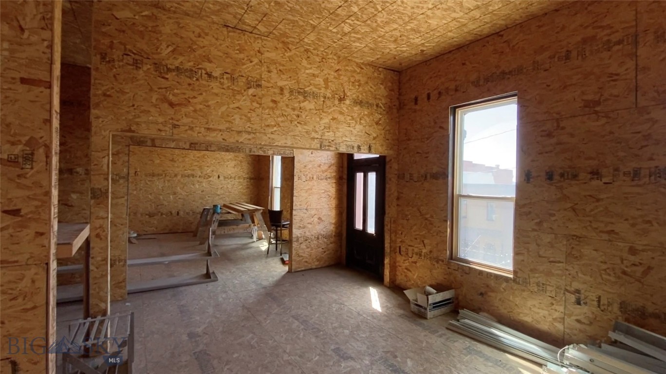 53 E Park Street Property Photo 46