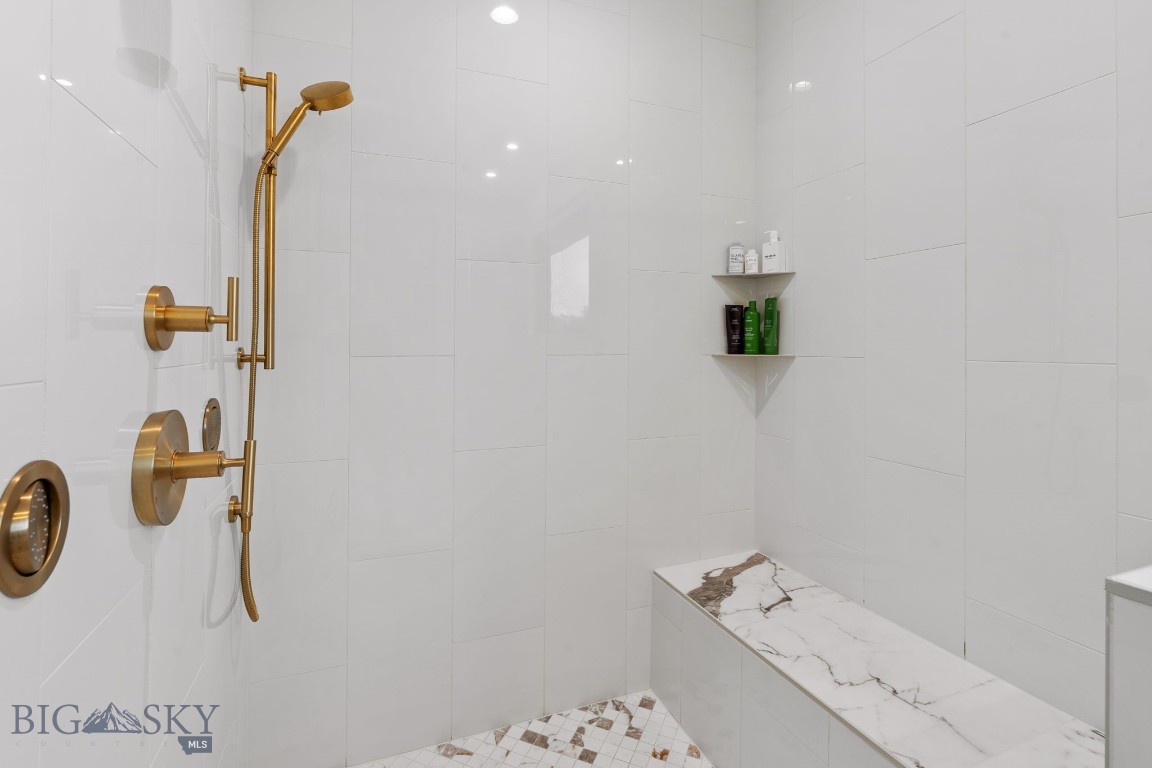 676 Tillyfour Property Photo 27