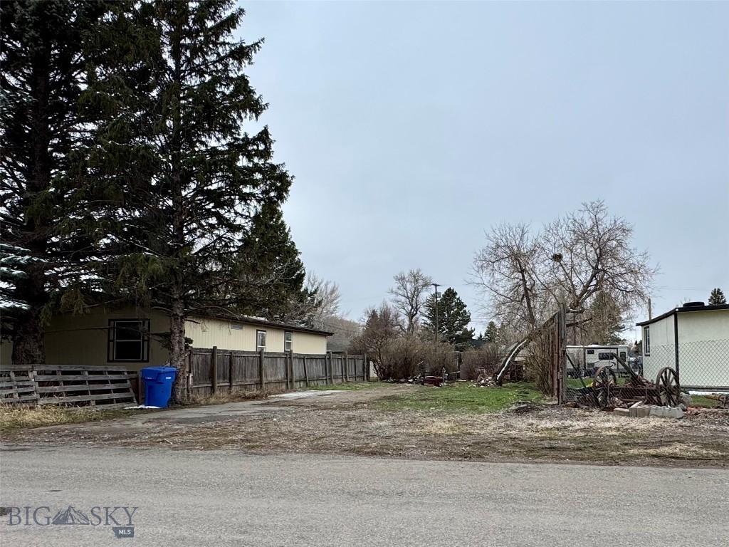128 S P St. Property Photo