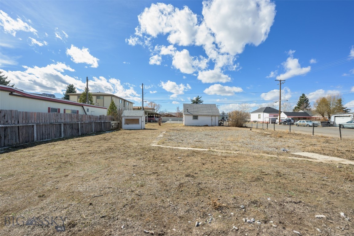 3001 Busch Street Property Photo